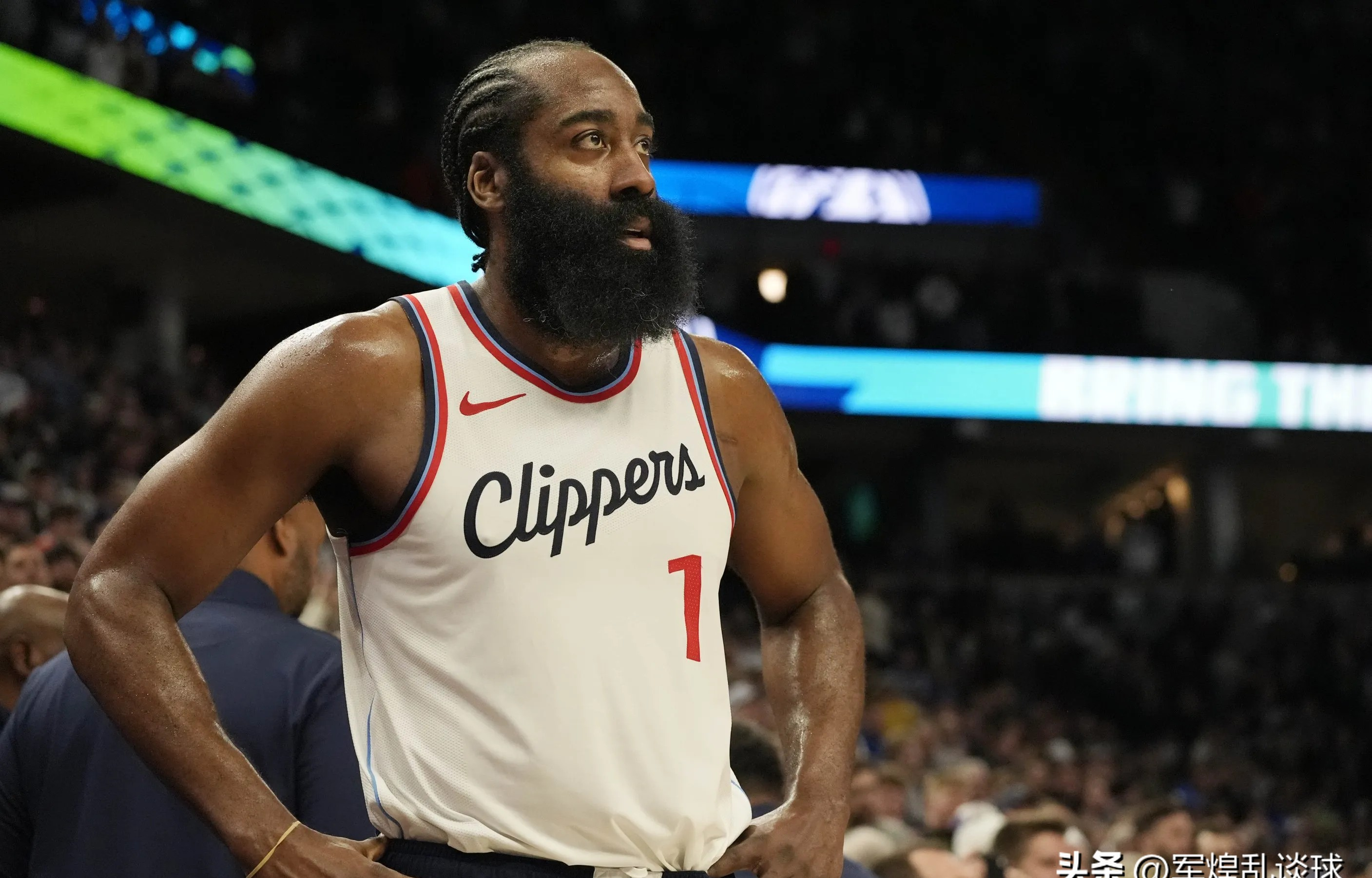 包含哈登关键节点赛况扑朔迷离，塞尔维亚队带队取胜！的词条开云棋牌